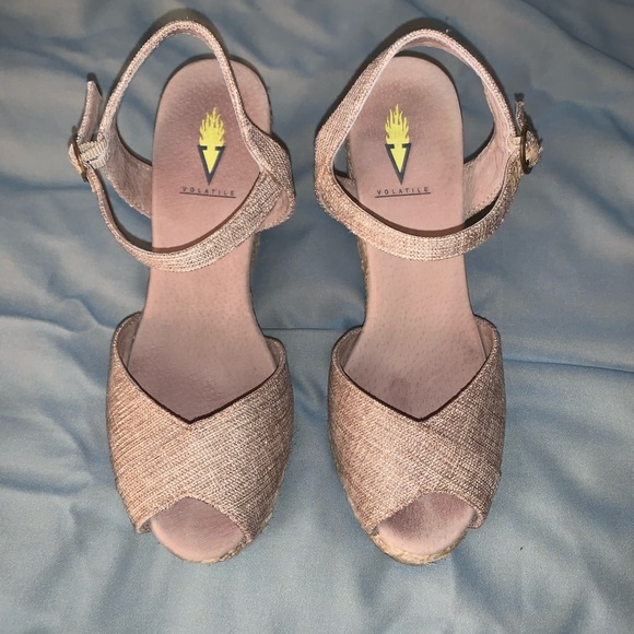 VOLATILE LINEN WEDGES HEELES women’s size 9 - Picture 11 of 12